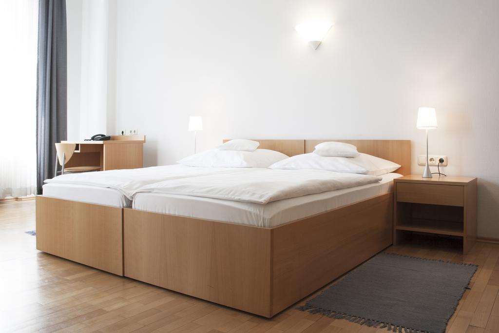 Hotel Zum Scheppen Eck Wiesbaden Esterno foto